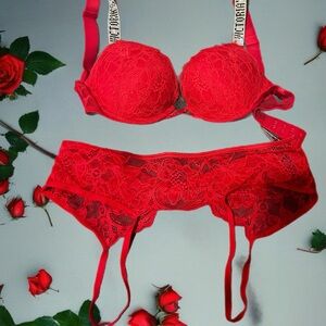 Victoria's Secret Vibrant Red Lace Bra Set